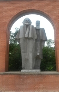 Statue of Marx and Engels, at the main entrance to Memento Park.