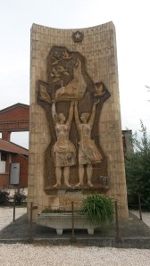 Monument to friendship between Hungarian and Soviet women.