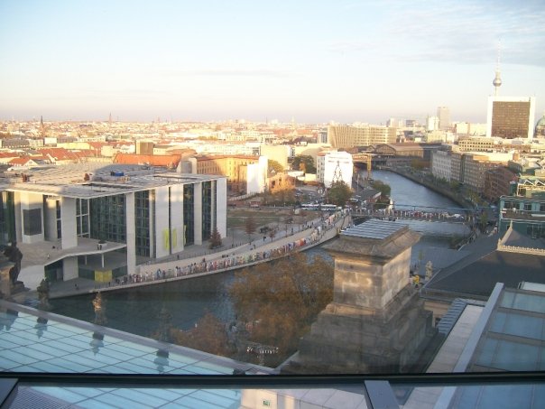 Viewed from the Reichstag, giant dominoes snaking through the centre of Berlin - part of the 20th anniversary commemorations in Novembr 2009. Photo © Kelly Hignett.