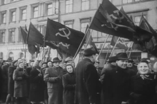 Pro-Communist demonstrations in Prague, February 1948. Source: https://en.wikipedia.org/wiki/1948_Czechoslovak_coup_d%27%C3%A9tat#/media/File:Agitace-1947.jpg 